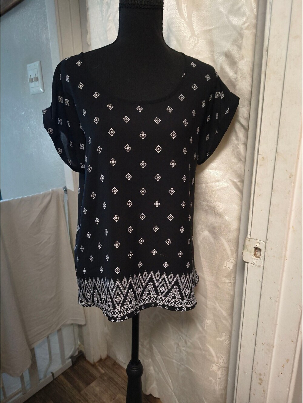 Pink Rose Black and White Patterned Short Sleeve Blouse with Back Zipper